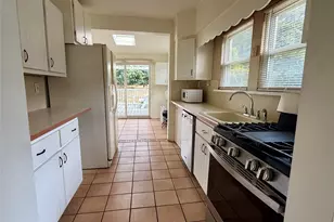 175 S Brookside Ave, Freeport, NY 11520 - Photo 12
