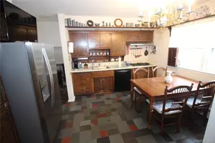 42 Foster Ave, Malverne, NY 11565 - Photo 10