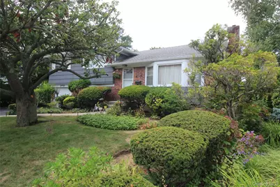 42 Foster Avenue, Malverne, NY 11565 - Photo 2