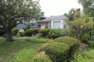 42 Foster Ave, Malverne, NY 11565 - Photo 2