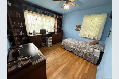 42 Foster Avenue, Malverne, NY 11565 - Photo 14