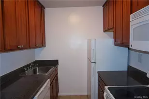 260 West St, Mount Kisco, NY 10549 - Photo 6
