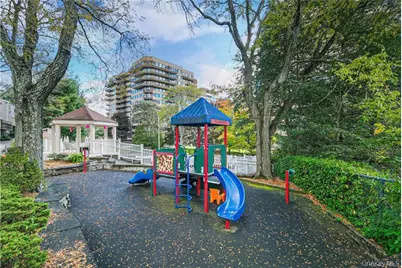 28 Hillside Terrace #F, White Plains, NY 10601 - Photo 16