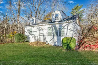 24485 Main Road, Mattituck, NY 11935 - Photo 2