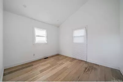 24485 Main Road, Mattituck, NY 11935 - Photo 16