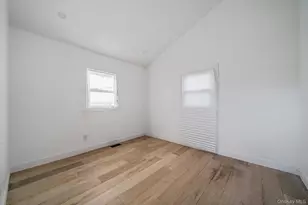 24485 Main Rd, Mattituck, NY 11935 - Photo 16