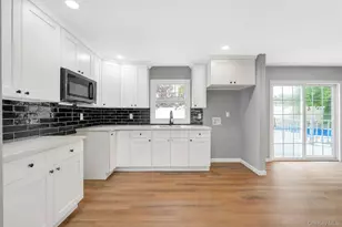 779 Peconic Ave, West Babylon, NY 11704 - Photo 18