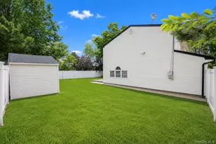 779 Peconic Ave, West Babylon, NY 11704 - Photo 4