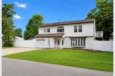 779 Peconic Avenue, West Babylon, NY 11704 - Photo 2