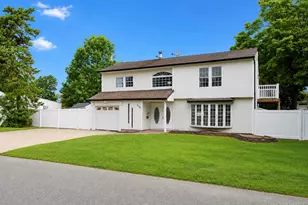 779 Peconic Ave, West Babylon, NY 11704 - Photo 2