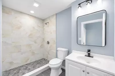 779 Peconic Avenue, West Babylon, NY 11704 - Photo 16