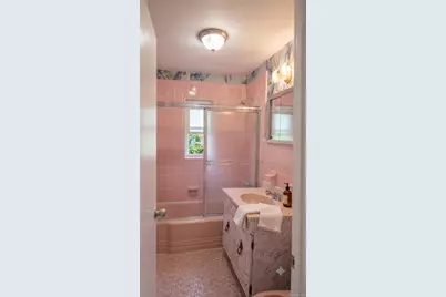 954 E 212th Street, Bronx, NY 10469 - Photo 6
