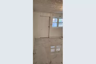 954 E 212th Street, Bronx, NY 10469 - Photo 16