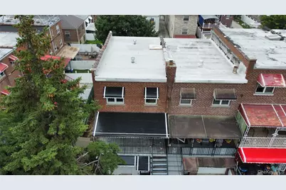 954 E 212th Street, Bronx, NY 10469 - Photo 2