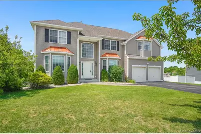 36 Thames Road, Poughkeepsie, NY 12603 - Photo 2