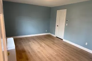 375 S 3rd St, Lindenhurst, NY 11757 - Photo 20