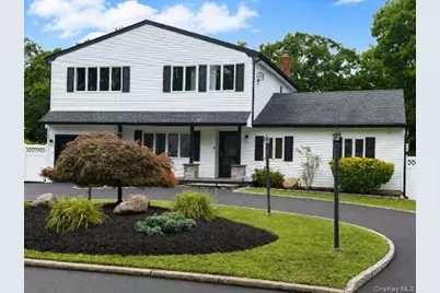2224 Louis Kossuth Avenue, Ronkonkoma, NY 11779 - Photo 2