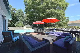 2224 Louis Kossuth Ave, Ronkonkoma, NY 11779 - Photo 30