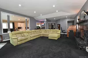2224 Louis Kossuth Ave, Ronkonkoma, NY 11779 - Photo 10