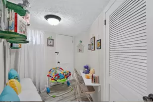 17 Bayberry Rd, Ronkonkoma, NY 11779 - Photo 22