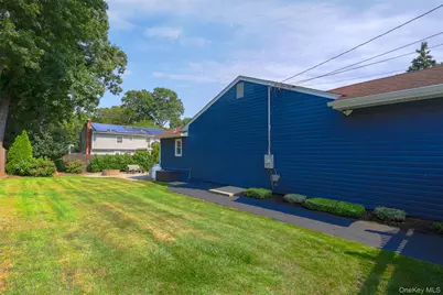 17 Bayberry Road, Ronkonkoma, NY 11779 - Photo 20