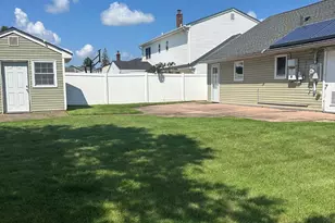 17 Blanche St, Plainview, NY 11803 - Photo 4