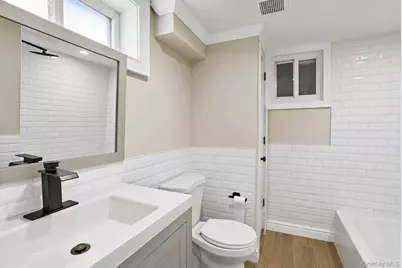 1365 Langdon Boulevard, Rockville Centre, NY 11570 - Photo 20