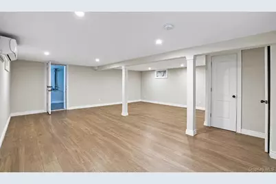1365 Langdon Boulevard, Rockville Centre, NY 11570 - Photo 18
