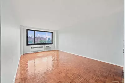 185 Hall Street #1010, Brooklyn, NY 11205 - Photo 2