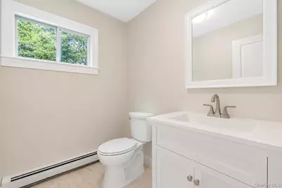 11 Bates Lane, Ridge, NY 11961 - Photo 8