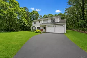11 Bates Ln, Ridge, NY 11961 - Photo 2
