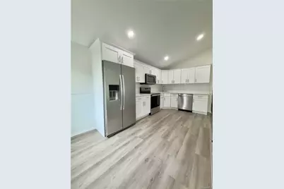 32 Dorchester Road, Ronkonkoma, NY 11779 - Photo 6