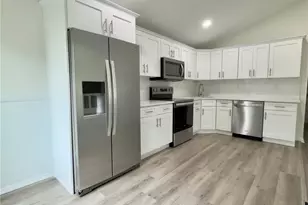 32 Dorchester Rd, Ronkonkoma, NY 11779 - Photo 6