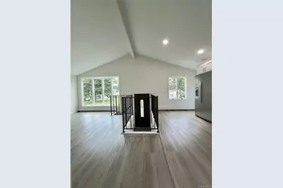 32 Dorchester Road, Ronkonkoma, NY 11779 - Photo 12