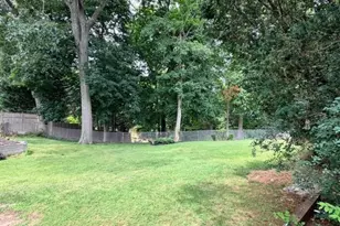 9 Bowman Ln, Kings Park, NY 11754 - Photo 4