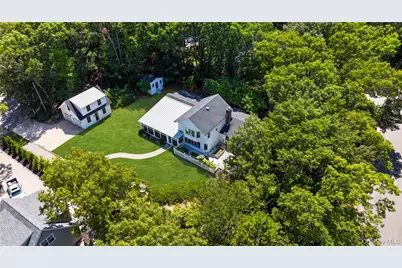 36 Breezy Drive, Sag Harbor, NY 11963 - Photo 2