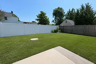36 Gerard St, Patchogue, NY 11772 - Photo 14