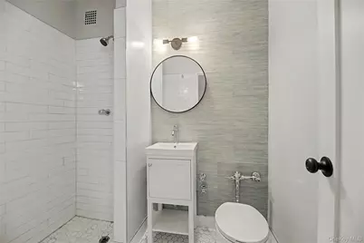 91 Van Cortlandt Avenue W #6E, Bronx, NY 10463 - Photo 8