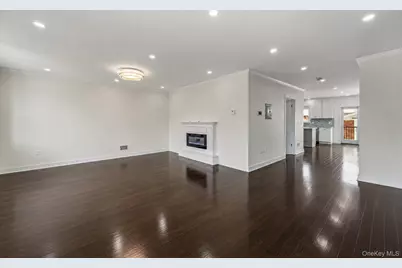 8341 Little Neck Parkway, Glen Oaks, NY 11004 - Photo 18