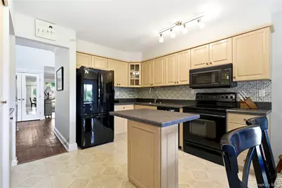 93 Boathouse Lane W, Bay Shore, NY 11706 - Photo 20