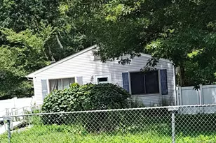 83 Norfleet Ln, Coram, NY 11727 - Photo 2