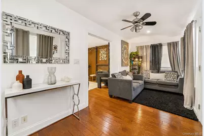 258-10 87th Road, Floral Park, NY 11001 - Photo 2