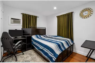 258-10 87th Road, Floral Park, NY 11001 - Photo 14