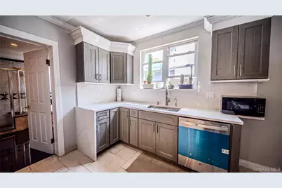 681 Stowe Avenue, Baldwin, NY 11510 - Photo 12