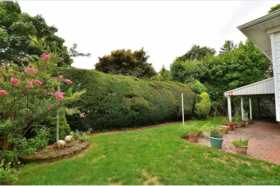 786 E Carl Avenue, Baldwin, NY 11510 - Photo 24