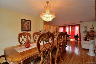 786 E Carl Avenue, Baldwin, NY 11510 - Photo 8