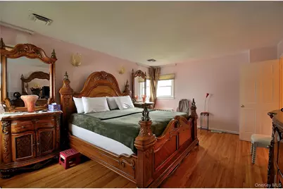 786 E Carl Avenue, Baldwin, NY 11510 - Photo 16