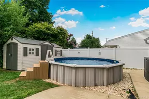 93 Duckpond Dr N, Wantagh, NY 11793 - Photo 20