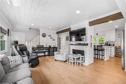 93 Duckpond Drive N, Wantagh, NY 11793 - Photo 10
