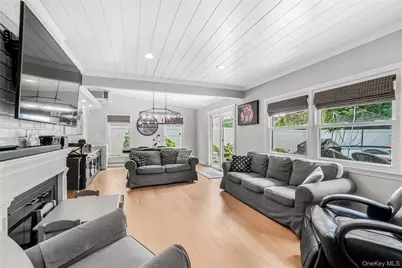 93 Duckpond Drive N, Wantagh, NY 11793 - Photo 8